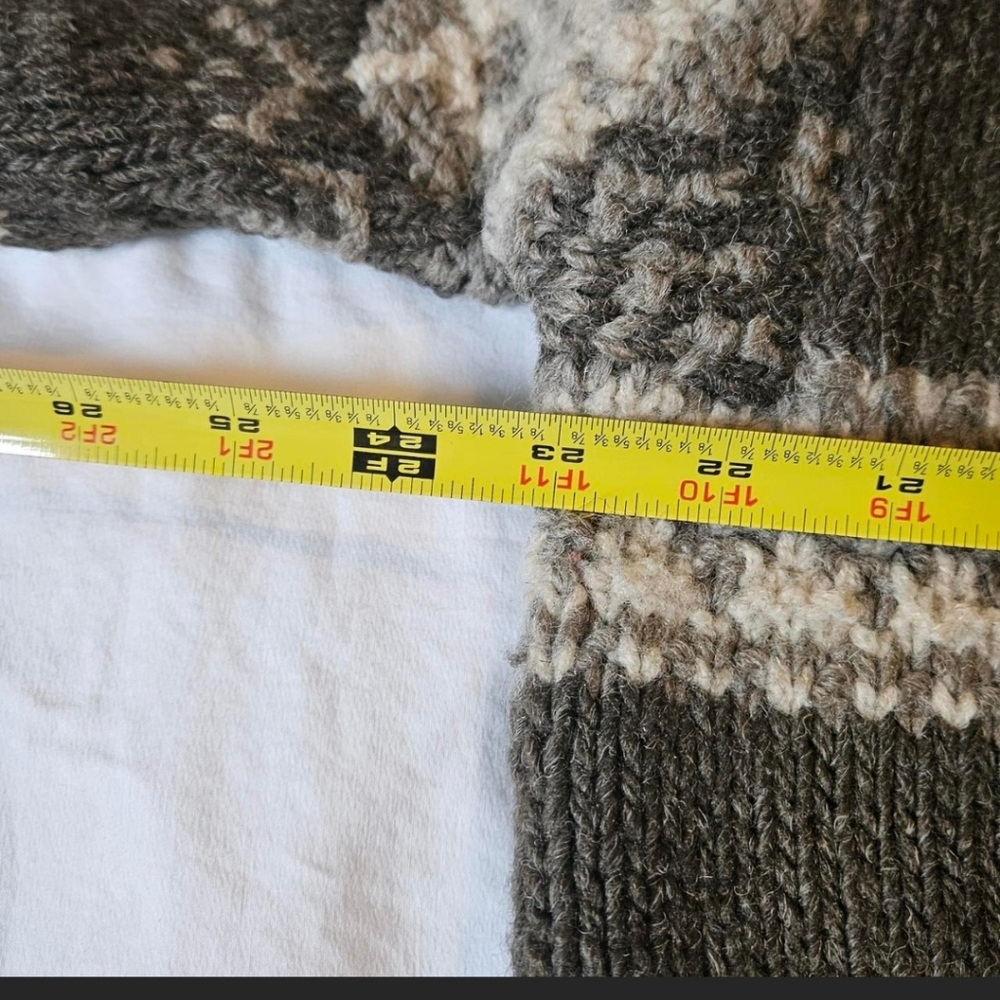 Women's Wool Patterned Sweater - image 5